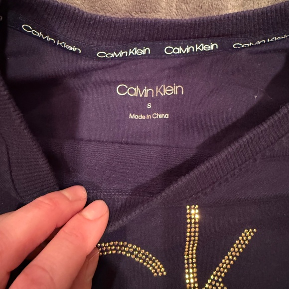 Calvin Klein Crewneck with Gold Accents - Picture 3 of 6
